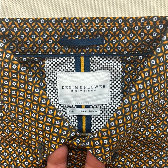 Denim & Flower NWT Rich Golden Yellow and Navy Blue Casual Button Down Shirt - L - Picture 2 of 5